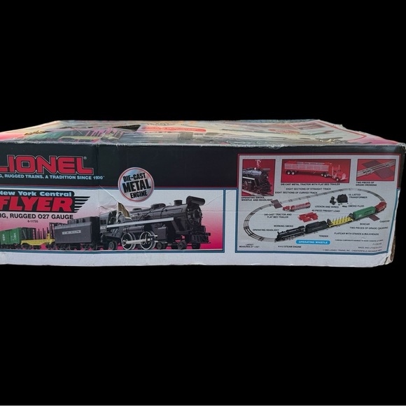 Lionel New York Central Flyer Train Set - Black and Red - Picture 2 of 13